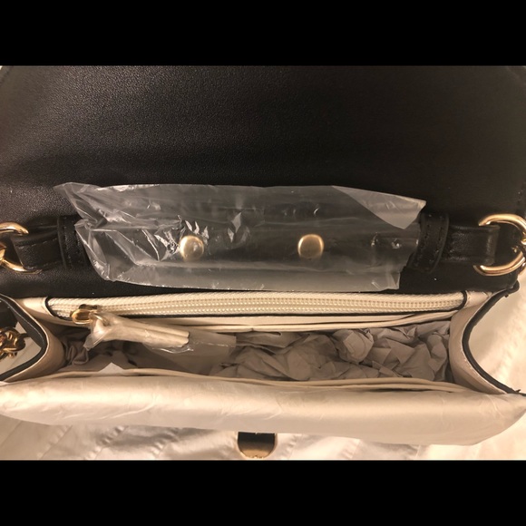 NEW Carpisa Italian Crossbody Bag - Picture 7 of 8